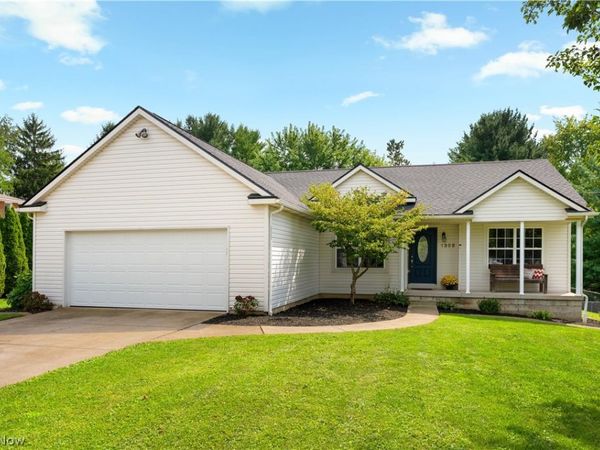 1356 Schneider Street NW, North Canton, OH 44720