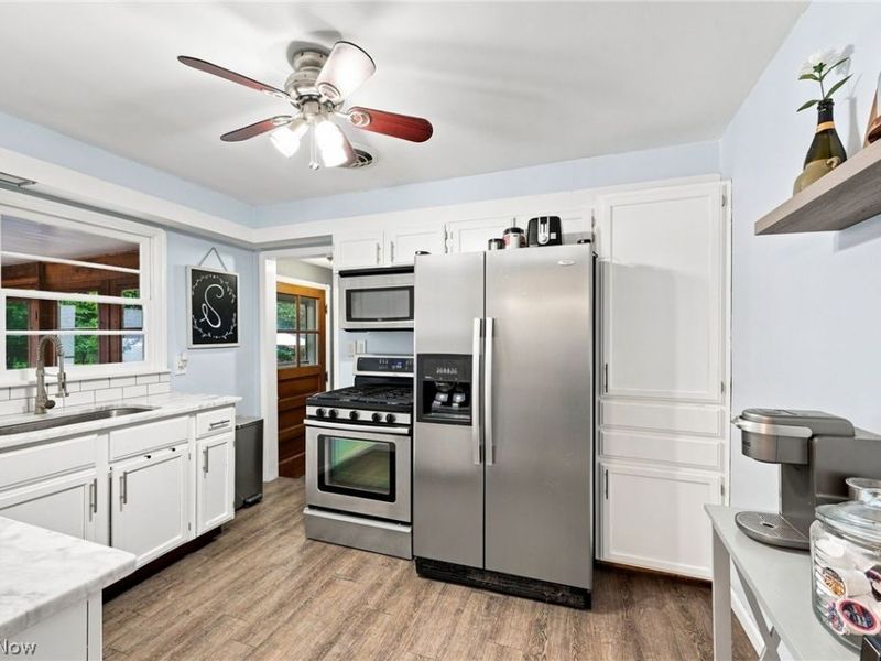 4028 W 220th Street, Fairview Park, OH 44126 Photo 7