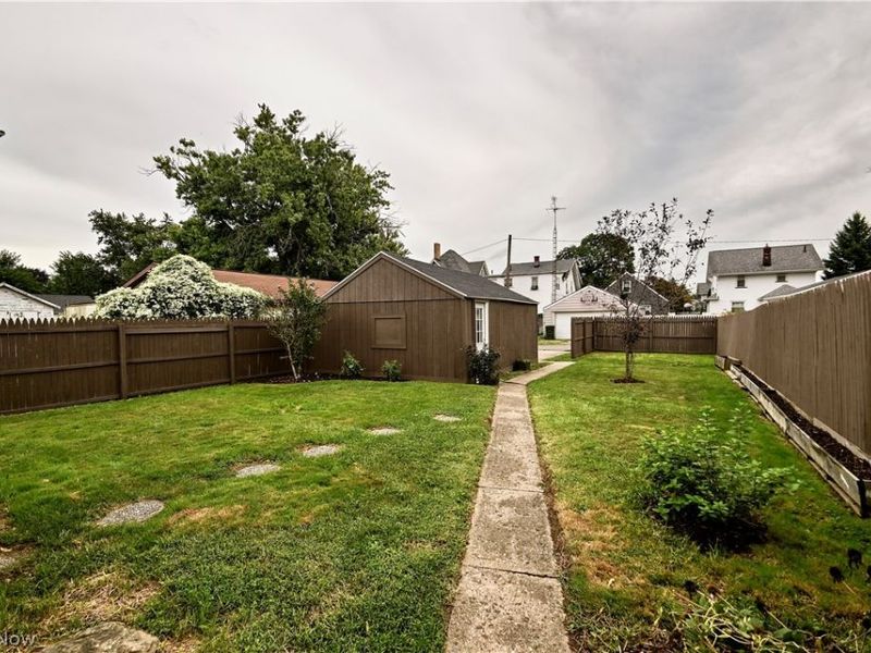 1014 Shadyside Avenue SW, Canton, OH 44710 Photo 2