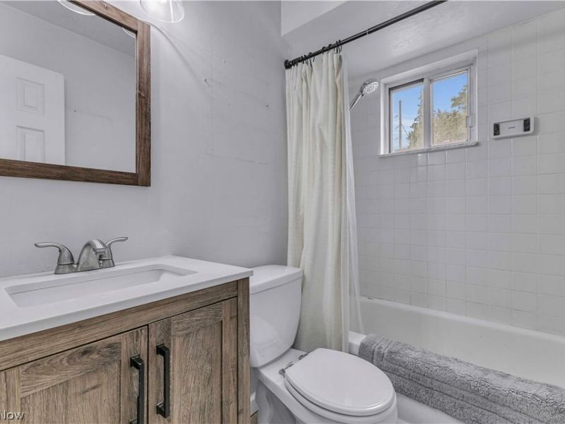 736 Hogue Avenue, Akron, OH 44310 Photo 14