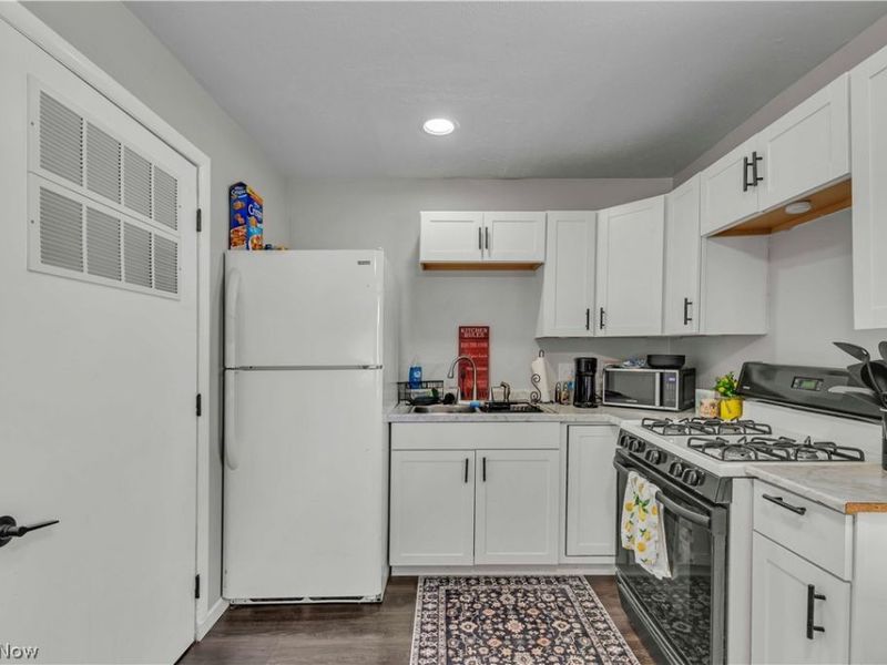 736 Hogue Avenue, Akron, OH 44310 Photo 15