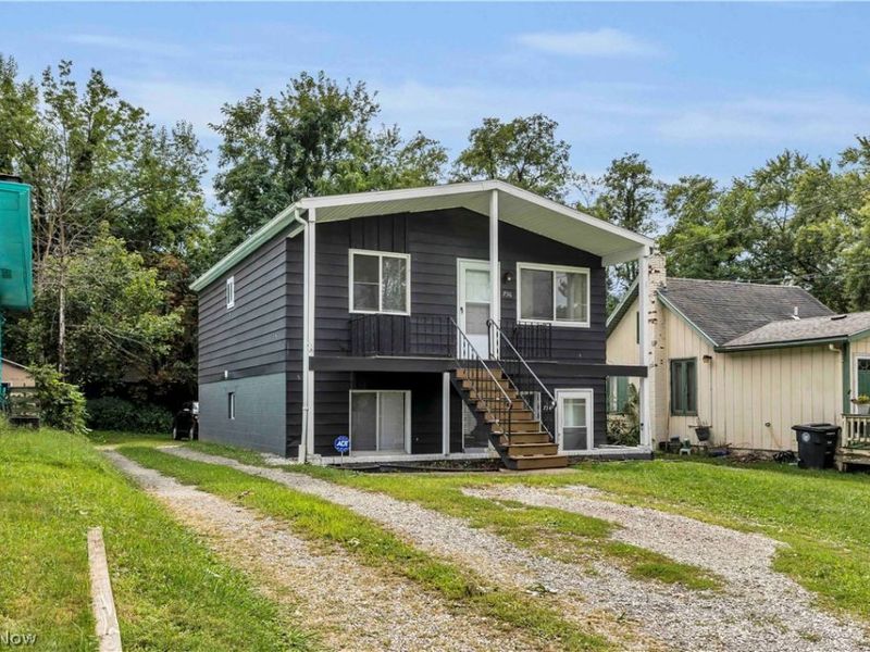 736 Hogue Avenue, Akron, OH 44310 Photo 2