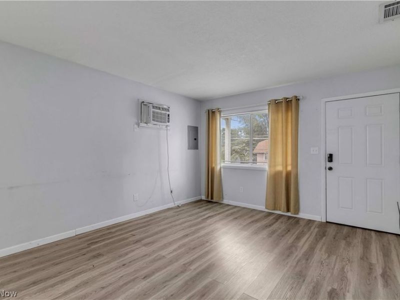 736 Hogue Avenue, Akron, OH 44310 Photo 9