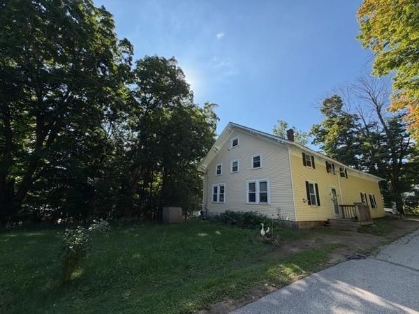 8 Upper School Street, New Ipswich, NH 03071