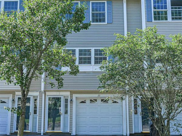 1029 S Mammoth Road, Unit 20, Manchester, NH 03109