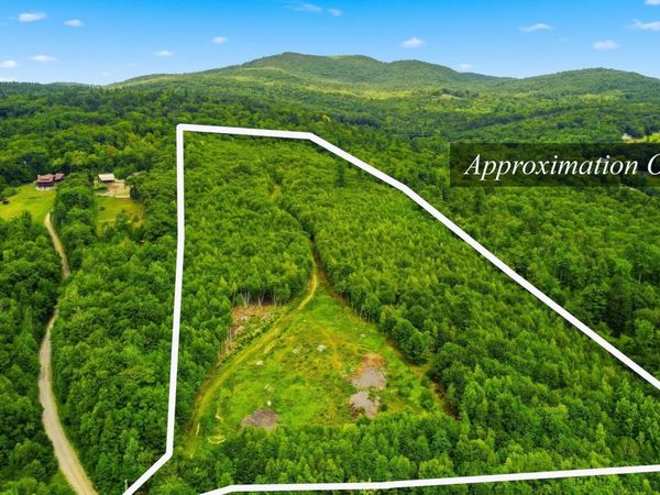 00 Oakcrest Road, Unit 8, Bristol, NH 03222