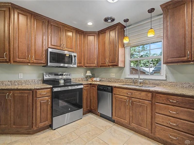 1702 Countryside Drive, Beavercreek, OH 45432 Photo 8