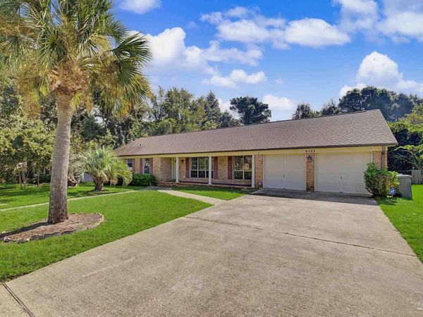 6342 Confederate Dr, Pensacola, FL 32503