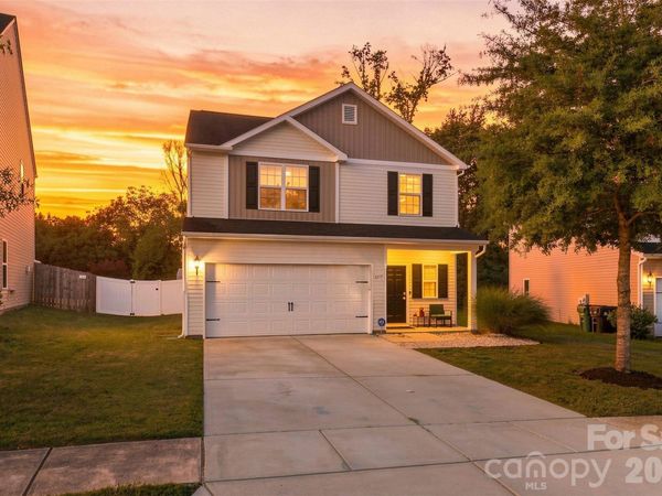 8219 Paw Valley Lane , Charlotte, NC 28214
