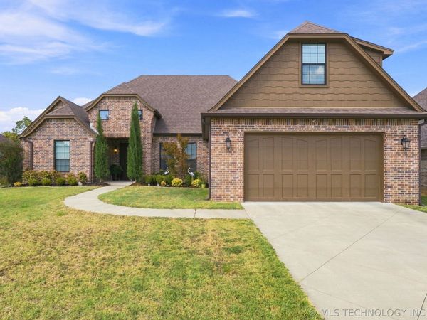 17 E 32nd Street, Sand Springs, OK 74063