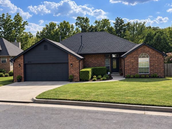 3916 S 74th West Avenue , Tulsa, OK 74107