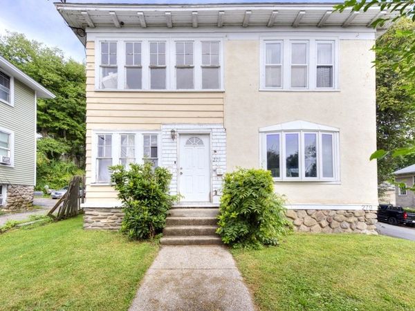 279 Hamilton St, Worcester, MA 01604