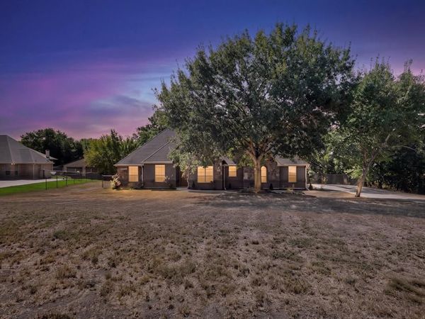 108 WINDING WAY , Azle, TX 76020