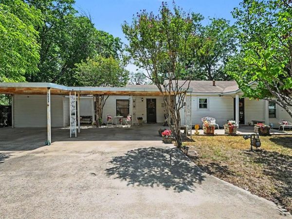 5533 Yeary Street , Sansom Park, TX 76114