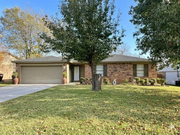 1411 Clearfield Drive, Cleburne, TX 76033