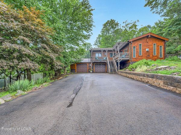 22 E Hemlock Street, Harveys Lake, PA 18618