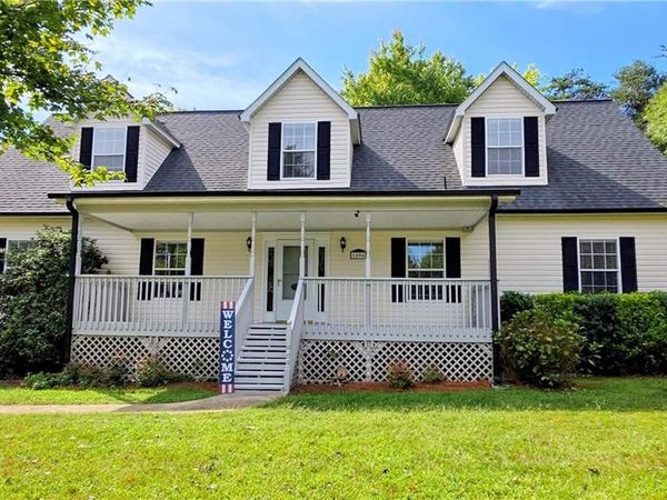 1096 Tuttle Road, Rural Hall, NC 27045