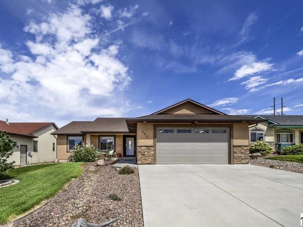 2311 Meadowlark Ln, Pueblo, CO 81001