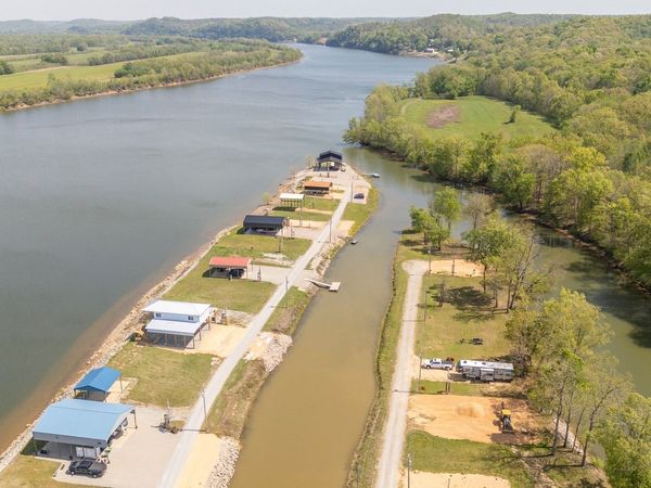 1089 River Front Dr , Unit 133, Clifton, TN 38425