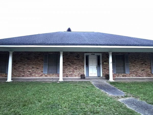 1745 Sherwood Forest Blvd, Baton Rouge, LA 70815
