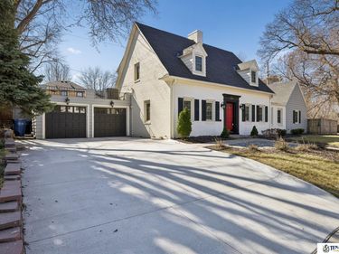 2701 Bradfield Drive, Lincoln, NE 68502