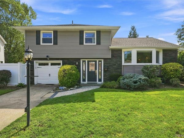 614 Pine Lane , East Meadow, NY 11554