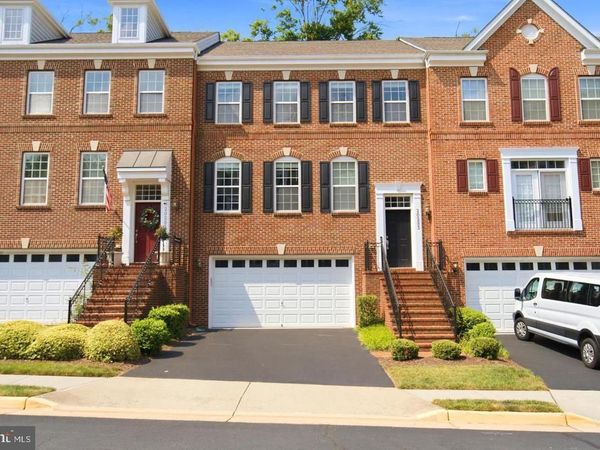 20283 CENTER BROOK SQUARE , STERLING, VA 20165
