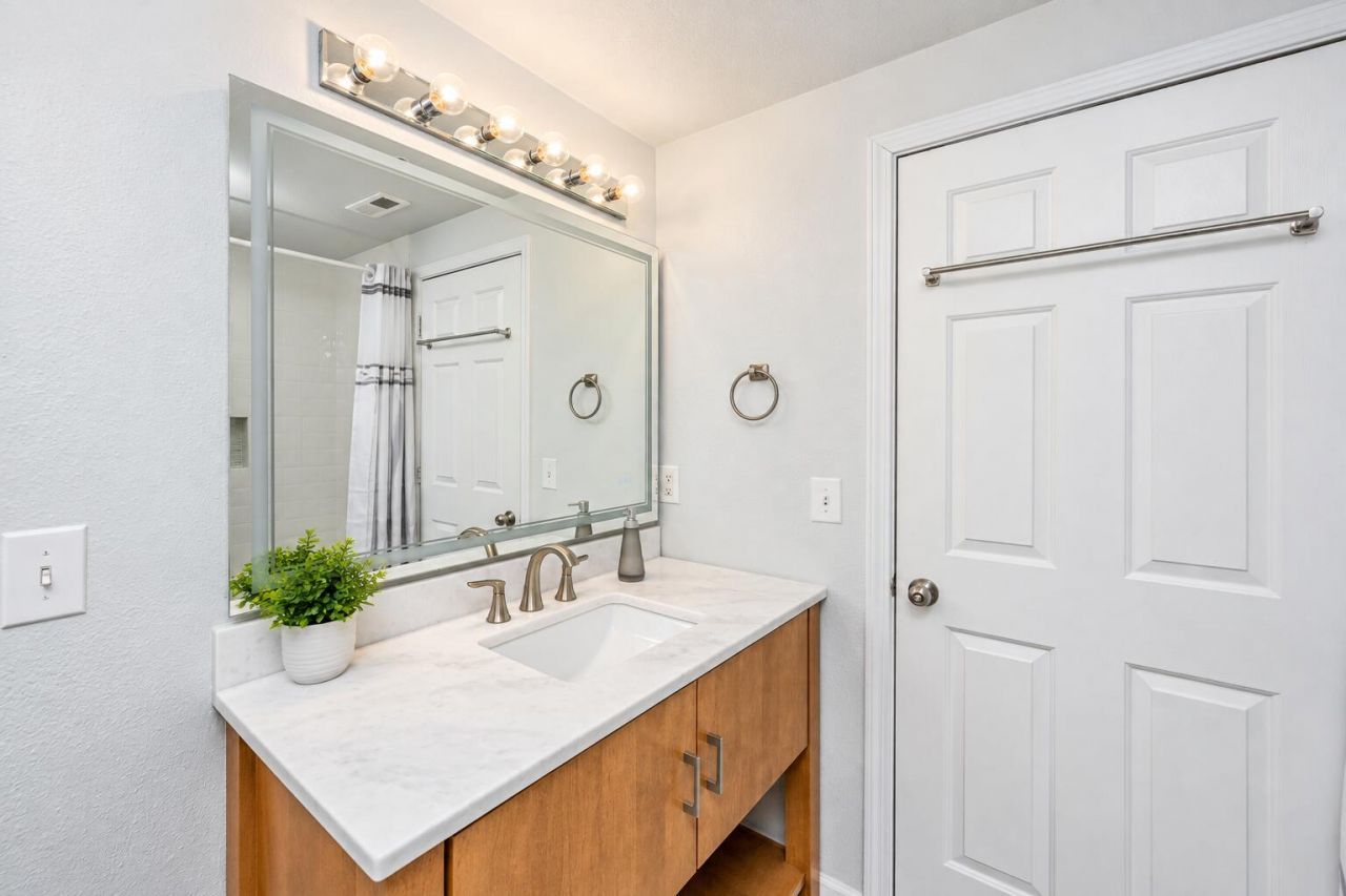 700 Daniel Ellis Drive Photo 12