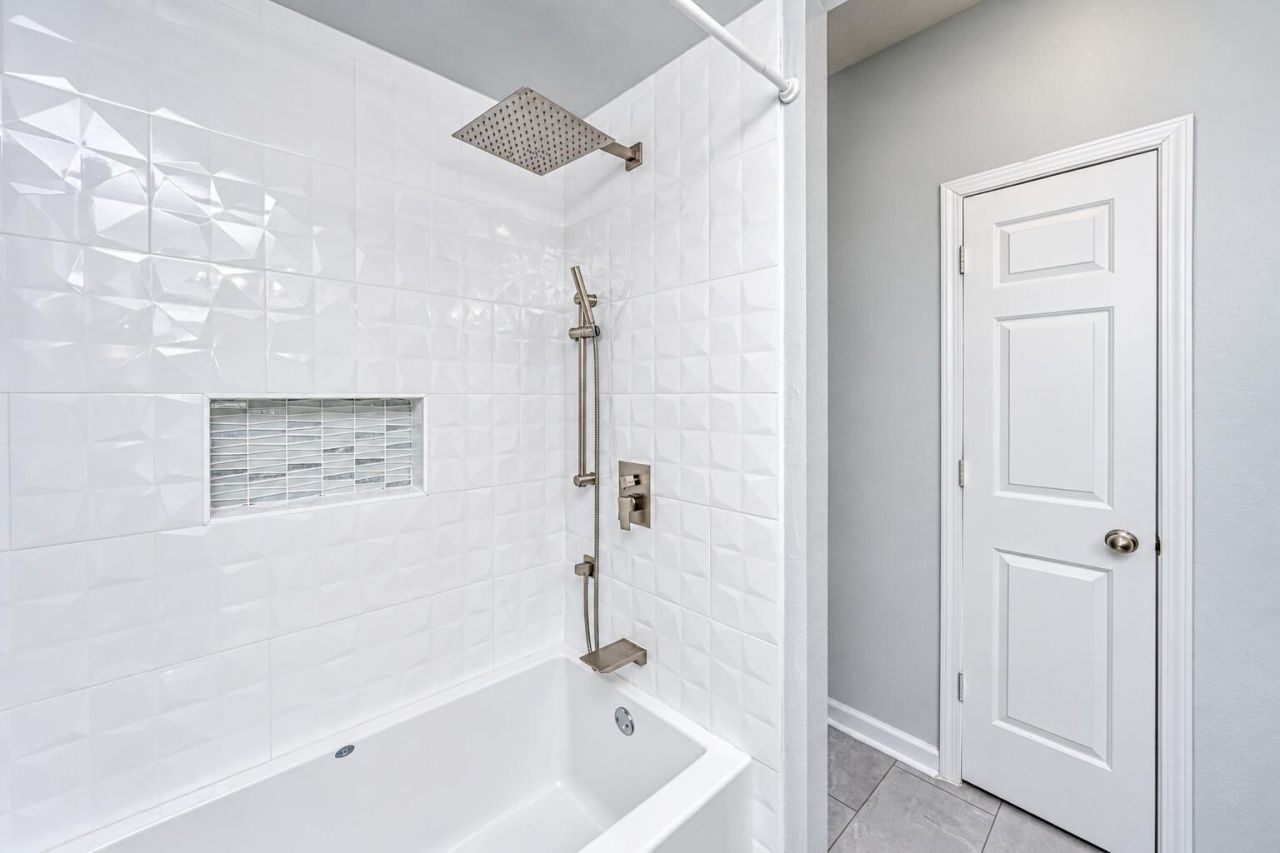 700 Daniel Ellis Drive Photo 13