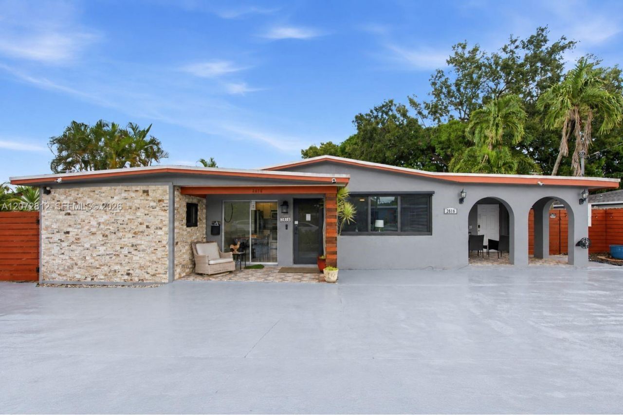 2616 NE 6th Ave, Wilton Manors, FL 33334 Main Photo