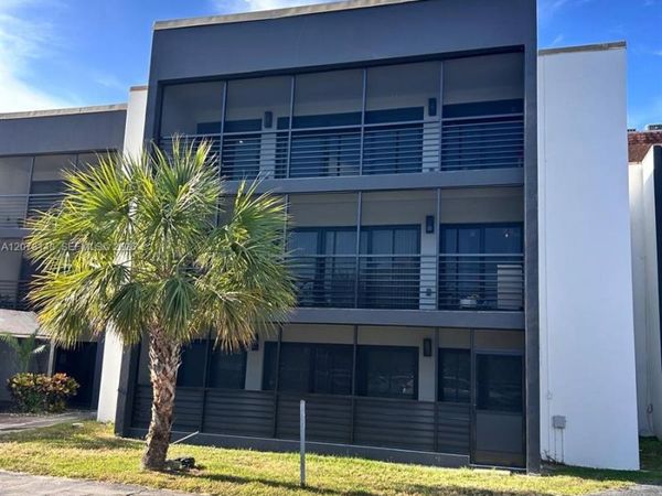 4060 N Hills Dr , Unit 39, Hollywood, FL 33021