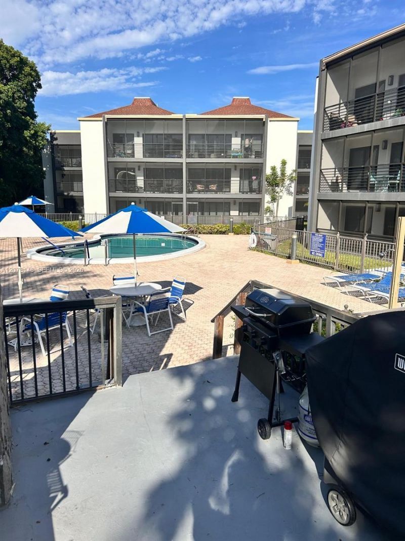 4060 N Hills Dr, Unit 39, Hollywood, FL 33021 Photo