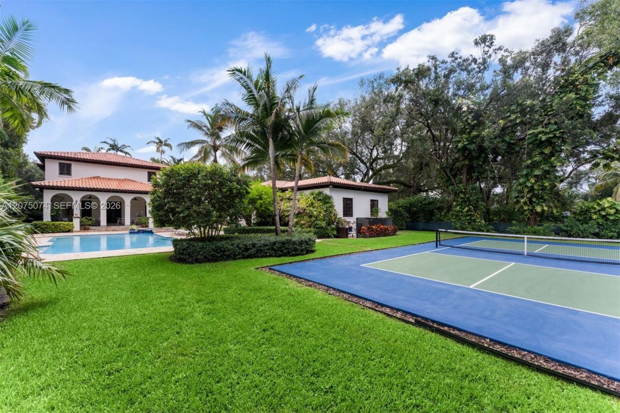 8800 SW 57th Ave, Pinecrest, FL 33156 Photo