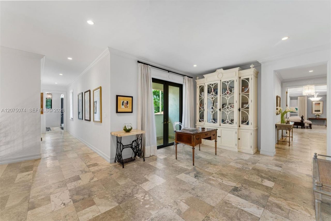 8800 SW 57th Ave, Pinecrest, FL 33156 Photo