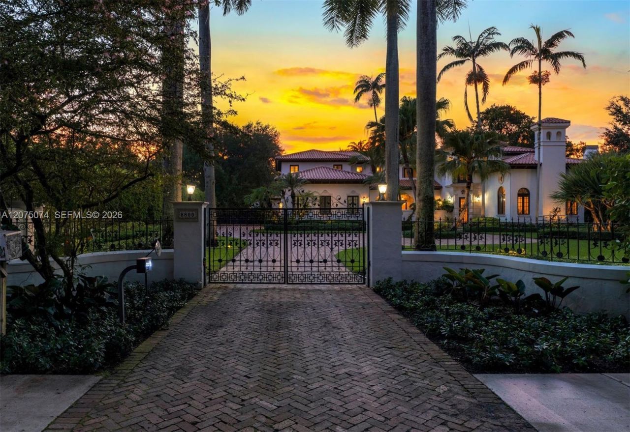 8800 SW 57th Ave, Pinecrest, FL 33156 Photo