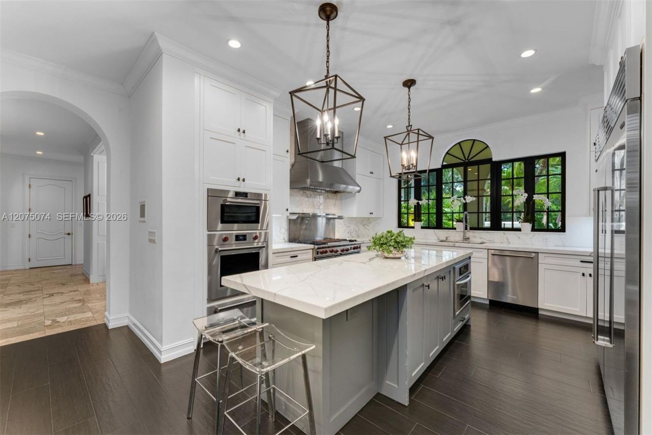 8800 SW 57th Ave, Pinecrest, FL 33156 Photo