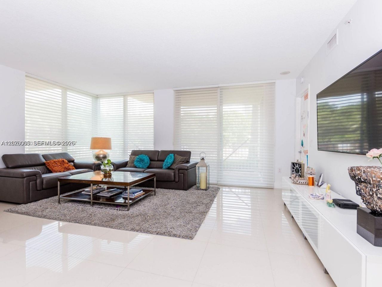 3370 Hidden Bay Dr, Unit 102, Aventura, FL 33180 Photo