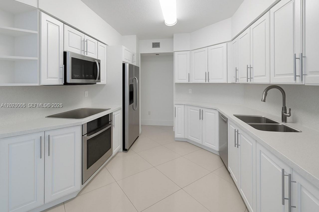 3370 Hidden Bay Dr, Unit 102, Aventura, FL 33180 Photo