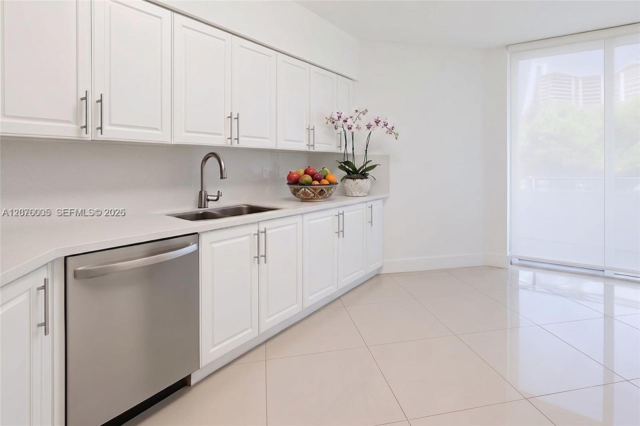 3370 Hidden Bay Dr, Unit 102, Aventura, FL 33180 Photo
