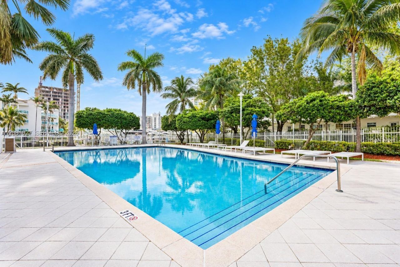 7918 Harbor Island Drive, Unit 307, North Bay Village, FL 33141 Photo