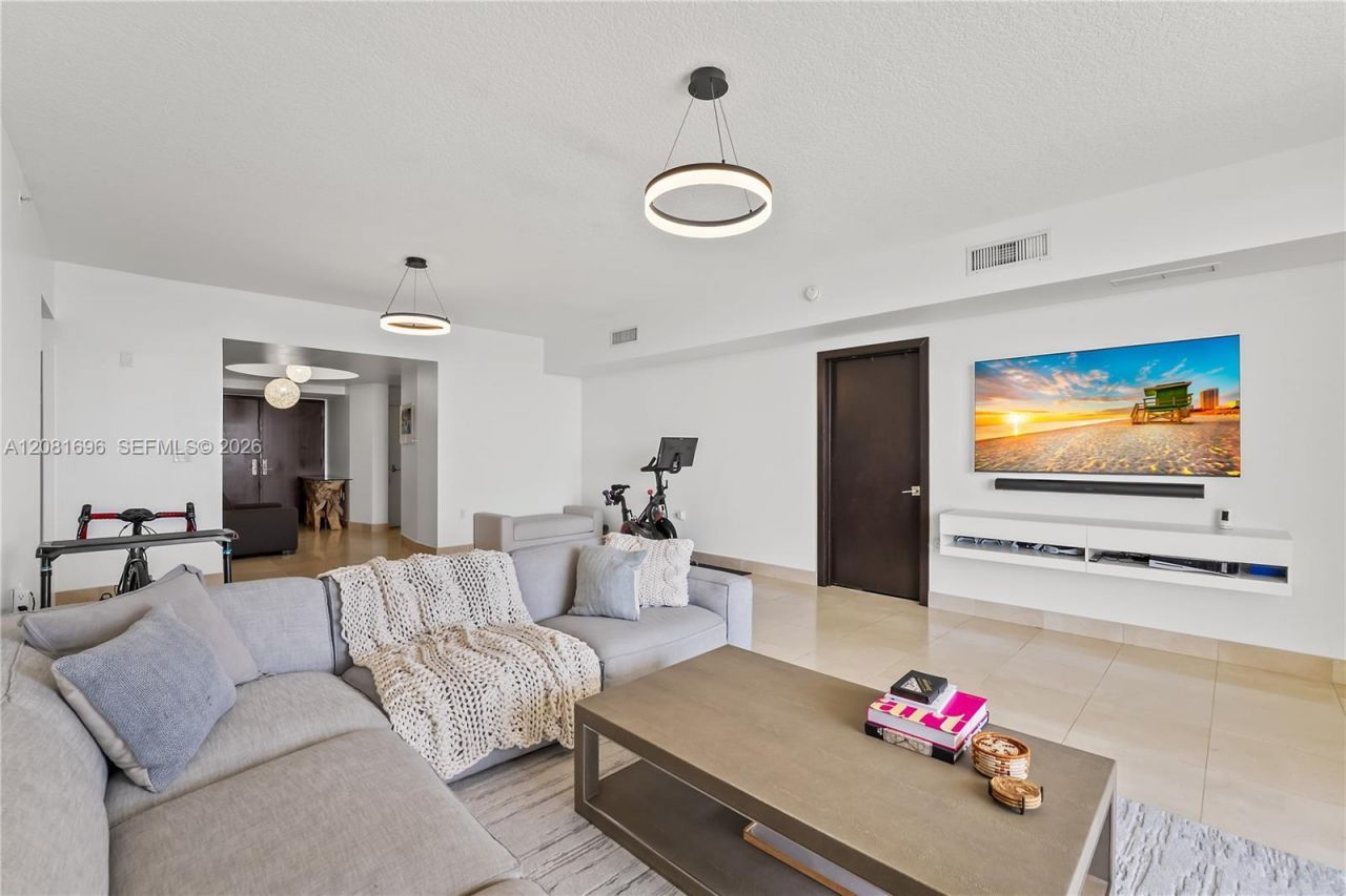 16275 Collins Ave, Unit 2101, Sunny Isles Beach, FL 33160 Photo