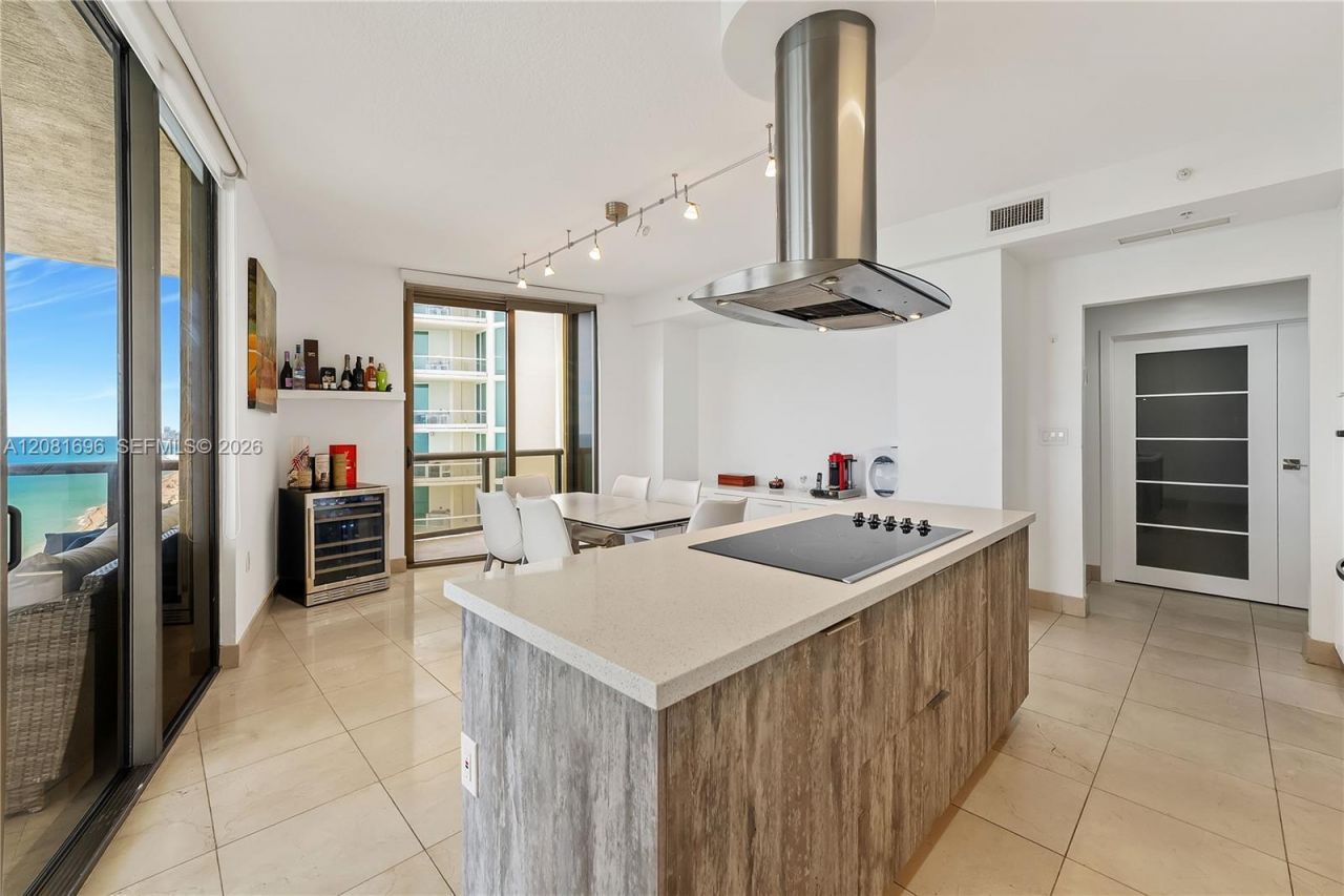 16275 Collins Ave, Unit 2101, Sunny Isles Beach, FL 33160 Photo
