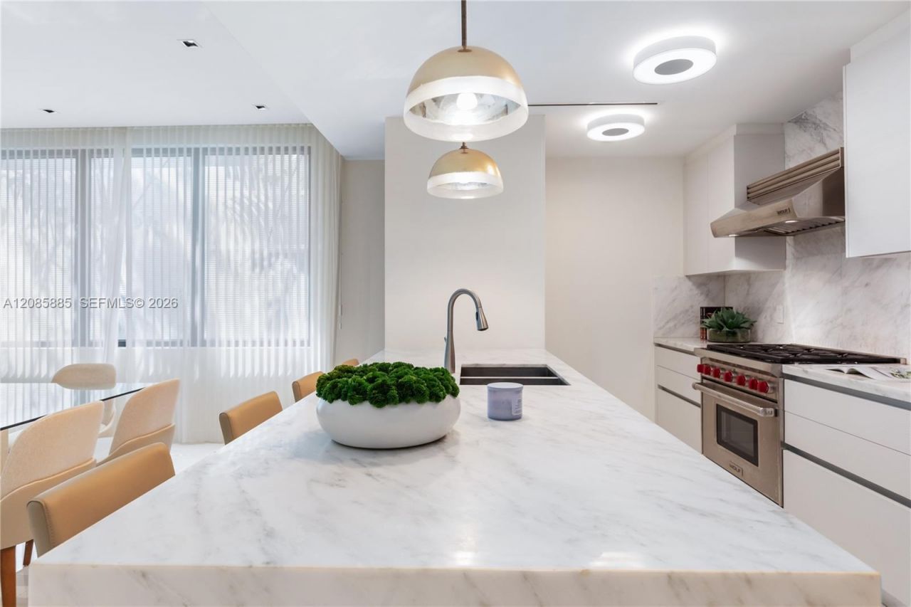 350 Meridian Ave, Unit 201, Miami Beach, FL 33139 Photo