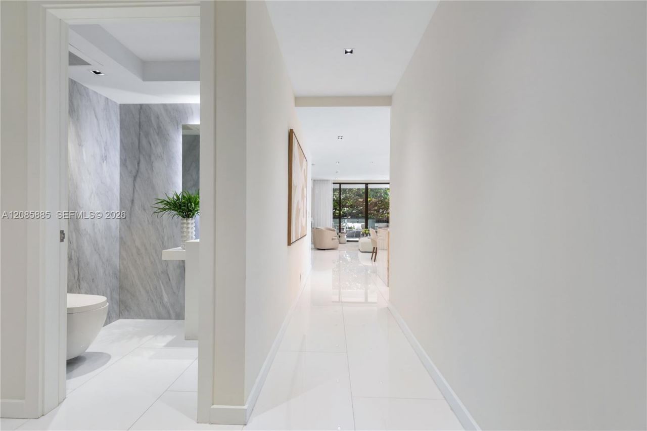 350 Meridian Ave, Unit 201, Miami Beach, FL 33139 Photo
