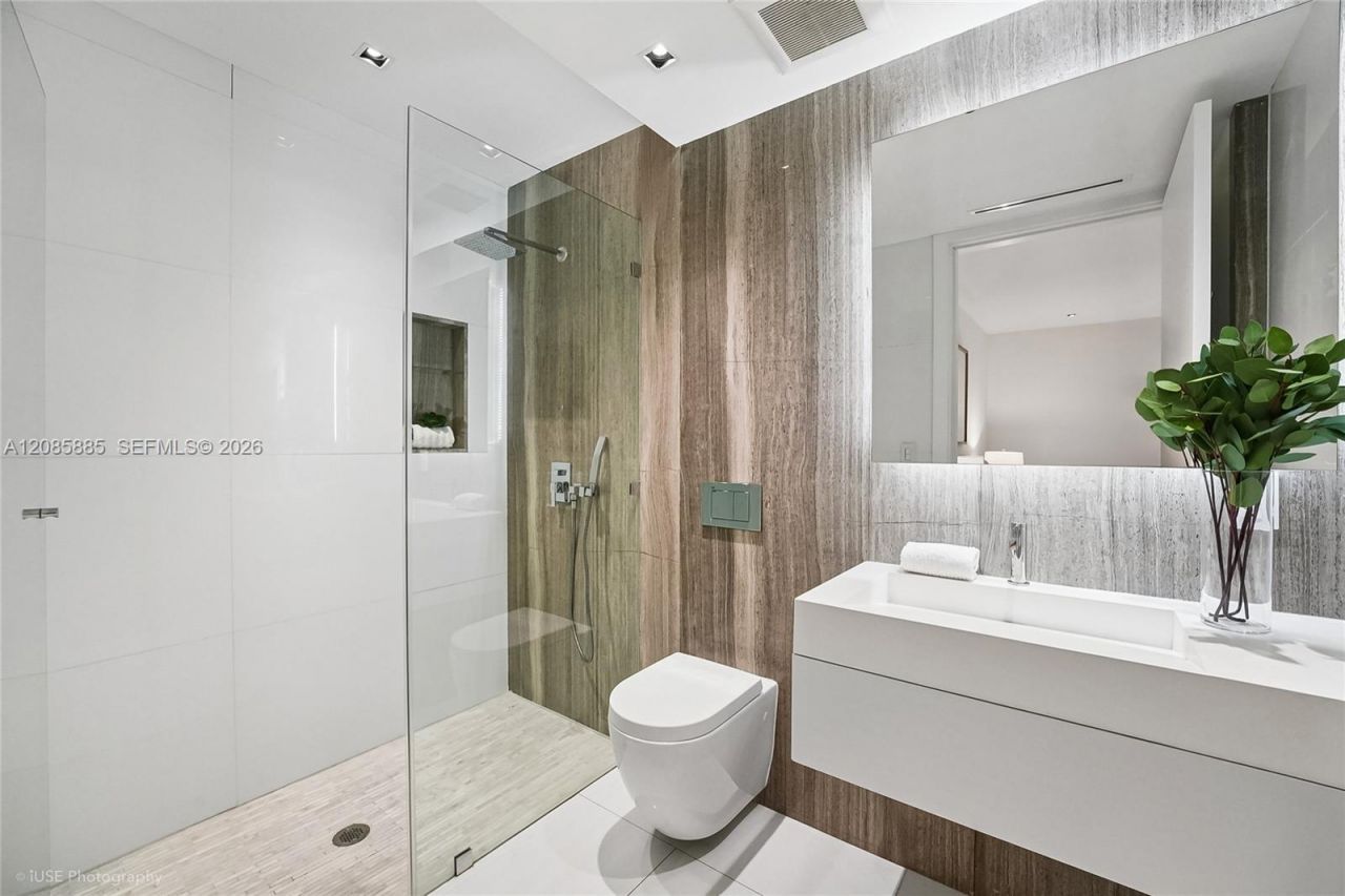 350 Meridian Ave, Unit 201, Miami Beach, FL 33139 Photo