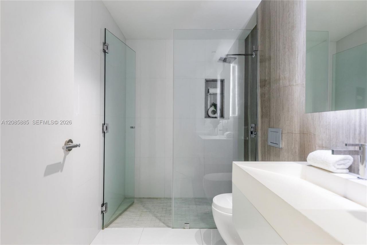 350 Meridian Ave, Unit 201, Miami Beach, FL 33139 Photo