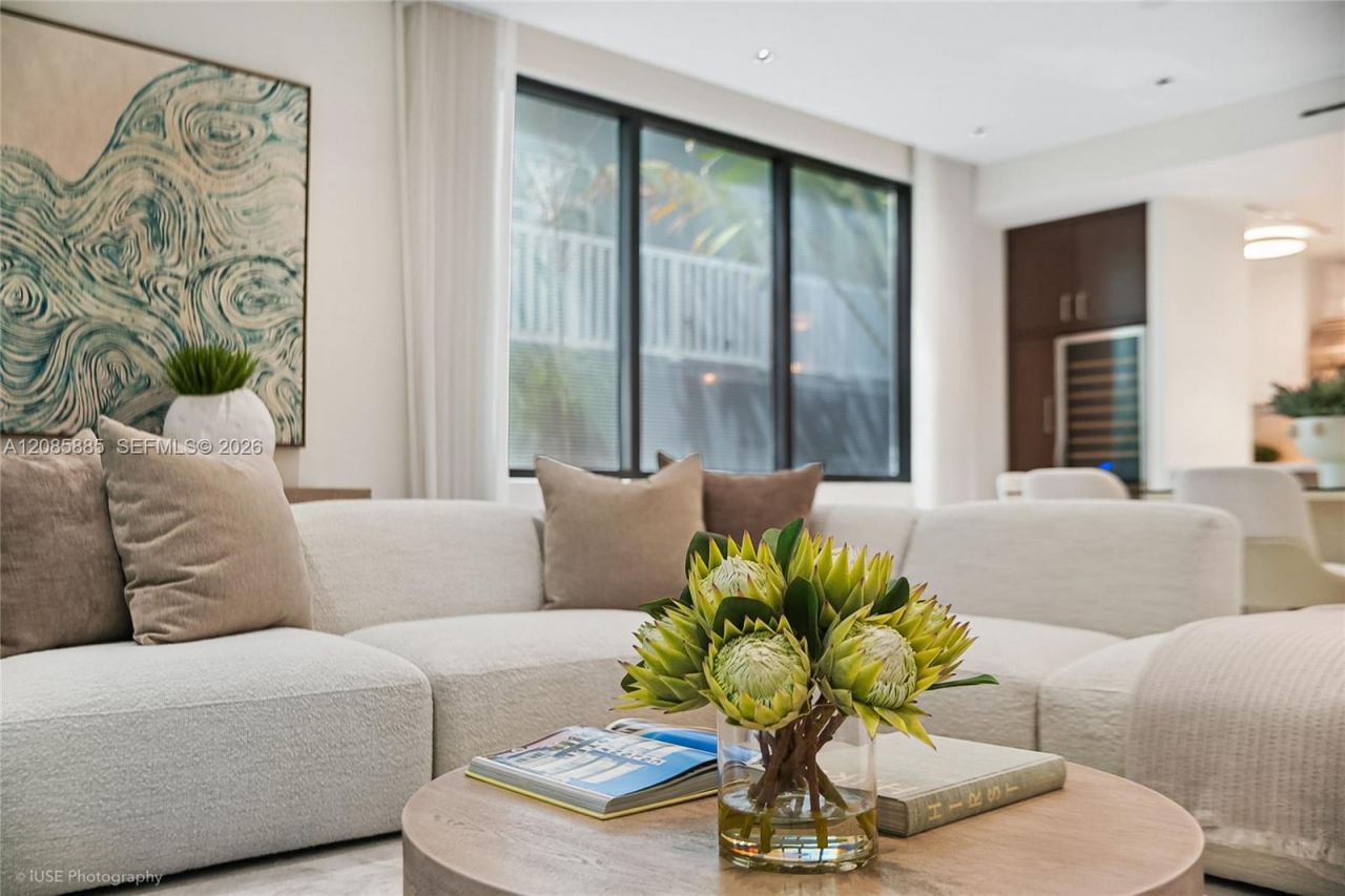 350 Meridian Ave, Unit 201, Miami Beach, FL 33139 Photo