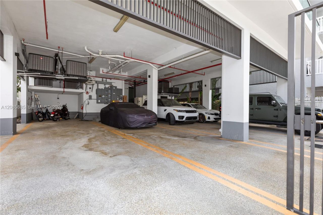 350 Meridian Ave, Unit 201, Miami Beach, FL 33139 Photo