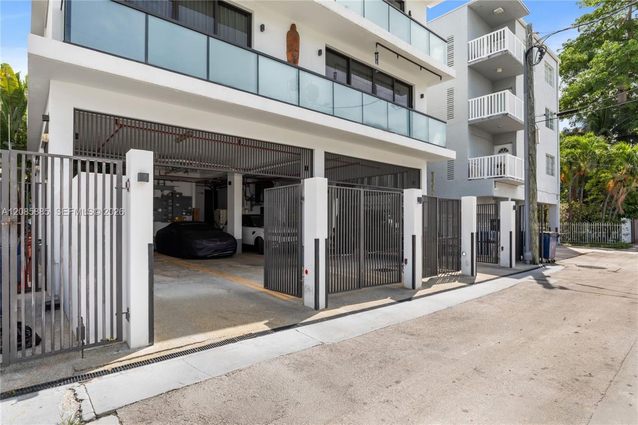 350 Meridian Ave, Unit 201, Miami Beach, FL 33139 Photo