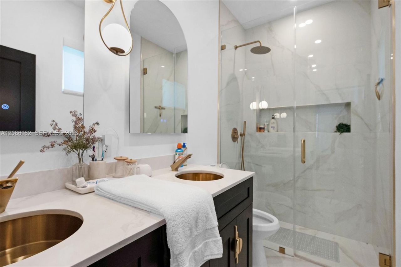 817 Tangier St, Coral Gables, FL 33134 Photo